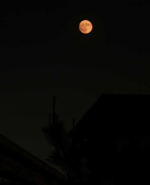 red_moon.jpg